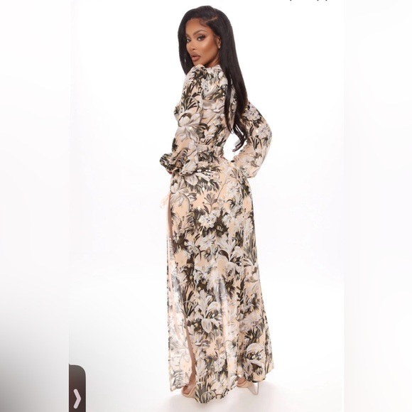 🚨🚨NWT FASHIONNOVA NEW YEAR CHRISTMAS DRESS 🚨🚨 - Picture 3 of 7